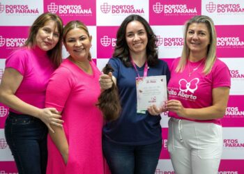 Portuários do Paraná doam cabelos para campanha Outubro Rosa