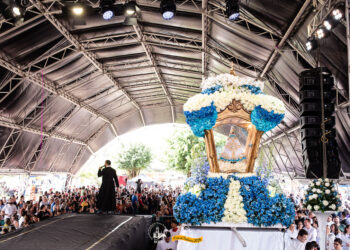 Devotos celebram Nossa Senhora do Rocio em Missa Solene Campal