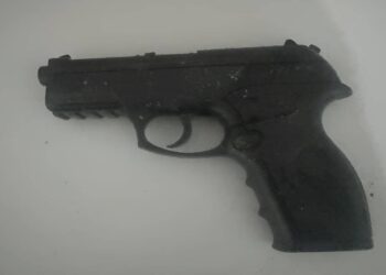 Homem não obedece ordem de abordagem policial, saca simulacro de arma de fogo e acaba morto em Matinhos