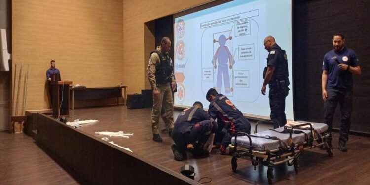 SAMU Litoral promove treinamento para atendimento em emergências psiquiátricas