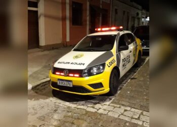 Adolescentes são flagrados furtando mercadorias em farmácia na região central de Paranaguá