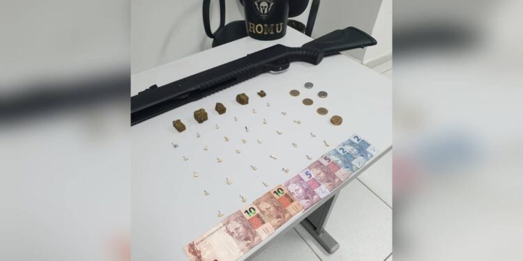 ROMU apreende drogas e espingarda de pressão durante patrulhamento de rotina no Beira Rio em Paranaguá