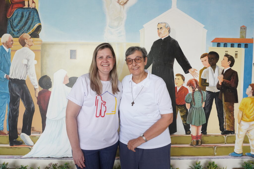 Na foto, Michelle Esser, coordenadora do projeto Amor ao Próximo, e irmã Maria Grazia Leidi, diretora do Instituto Palazzolo - Foto: Guilherme Prebianca/Ilha do Mel FM