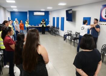 TCP promove aula de Krav Maga para colaboradoras e reforça combate à violência contra as mulheres