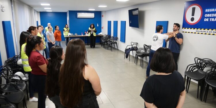 TCP promove aula de Krav Maga para colaboradoras e reforça combate à violência contra as mulheres