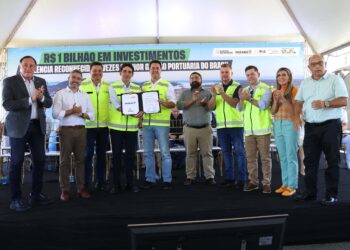 Governador Ratinho Jr. e ministro Silvio Costa Filho anunciam investimentos bilionários no Porto de Paranaguá