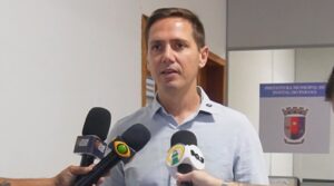 Rudão Gimenes - Prefeito de Pontal do Paraná, durante coletiva de imprensa sobre a inauração do Posto do INSS na cidade - Foto: Ilha do Mel FM