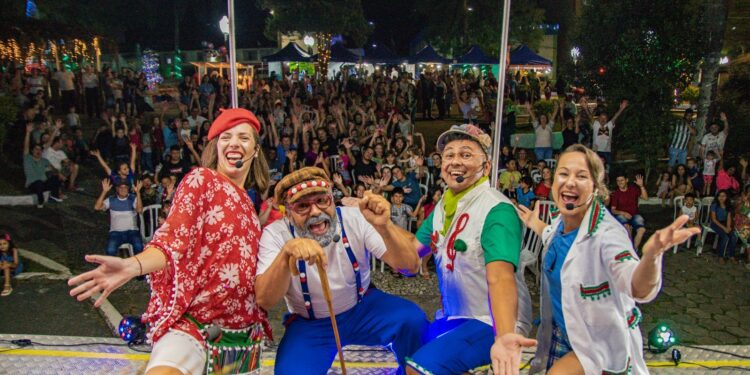 Caravana Natal Mágico chega ao litoral com espetáculos culturais gratuitos na próxima semana