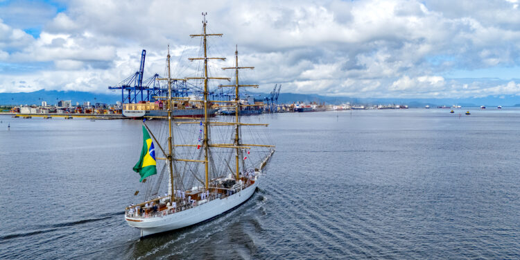 Navio-Patrulha Maracanã recebe visitantes no Porto de Antonina neste sábado (14); confira como participar