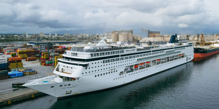 Temporada de cruzeiros em Paranaguá começa nesta terça-feira (17)