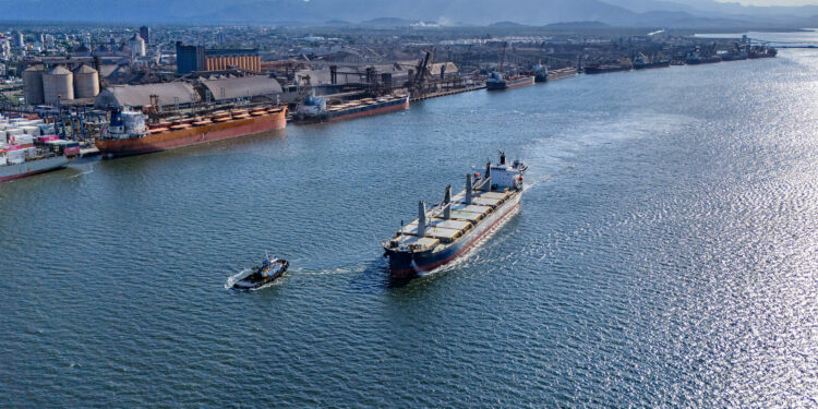 Foto: Claudio Neves/Portos do Paraná