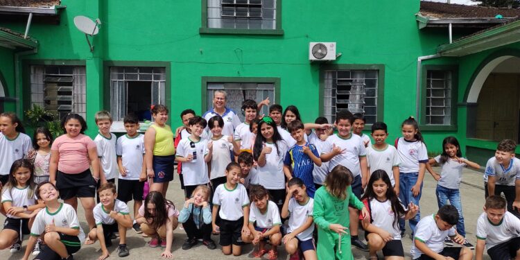 Morretes alcança o ouro na educação: cidade é destaque nacional em alfabetização infantil