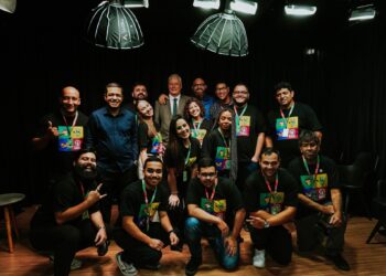 Rádio Ilha do Mel FM é premiada no Top Of Mind Unespar 2024 como emissora FM mais lembrada