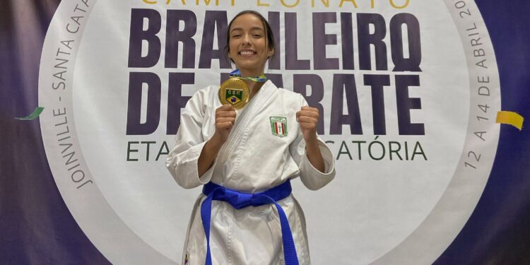 Parnanguara Rayane David disputa o Campeonato Brasileiro de Karatê em Brasília