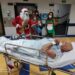 Voluntários levam luz e amor a pacientes do Hospital Regional do Litoral neste Natal