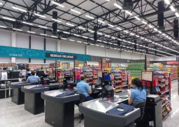 Pontal do Paraná celebra inauguração de nova unidade do Supermercado Bavaresco em Ipanema