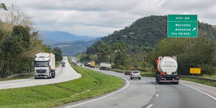 Lula anuncia R$ 6,38 bi para triplicação da BR-277, duplicação da PR-407 e mais obras no Paraná