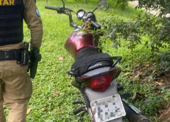PM recupera motocicleta furtada em Paranaguá