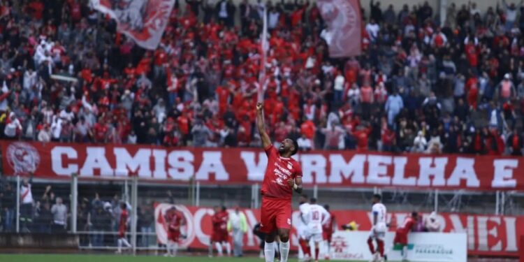 Rio Branco estreia na elite do Campeonato Paranaense neste sábado (11), com reforços de peso e torcida empolgada