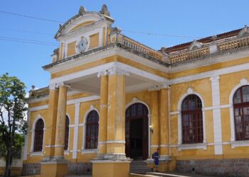 Estação Ferroviária de Paranaguá é reaberta com exposição em homenagem ao artista Marcial Neves nesta quarta (15)