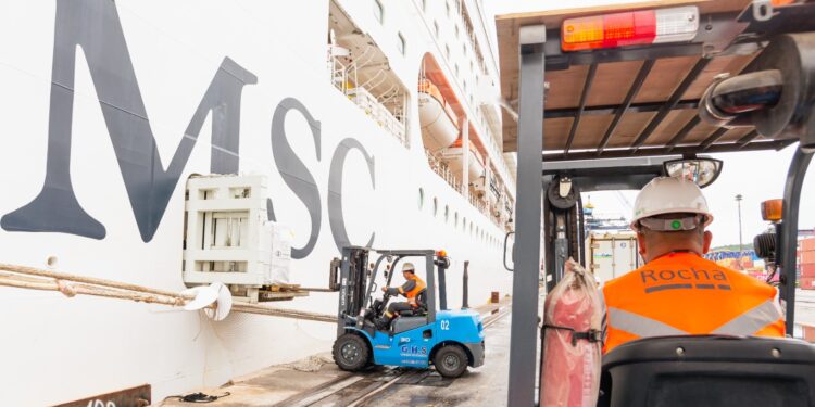 Rocha Terminais assume operação de cruzeiros em Paranaguá para a temporada 2024/2025