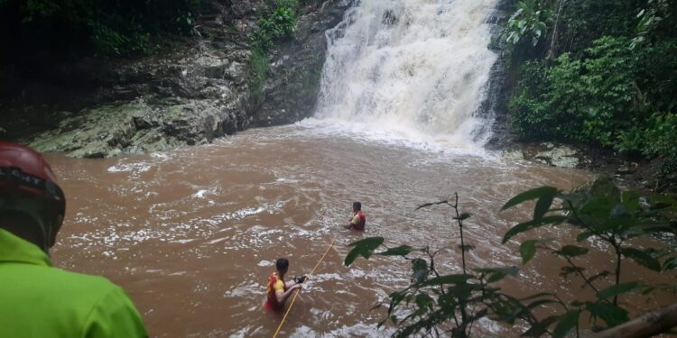 Fortes chuvas no Litoral deixam dois mortos e causam estragos em várias cidades