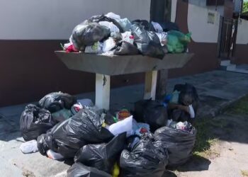 Crise na coleta de lixo em Matinhos gera reclamações e mobiliza Governo do Estado