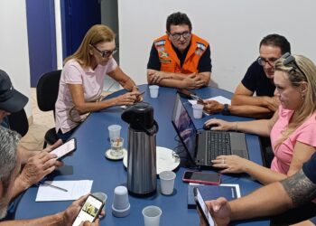 Prefeitura de Guaratuba deve decretar emergência após enchente que deixou mortos, destruiu pontes e afetou 750 famílias