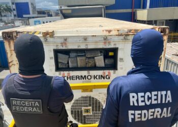 Receita Federal e Polícia Federal apreendem 45 quilos de cocaína no terminal de contêineres do Porto de Paranaguá; foi a primeira apreensão de 2025