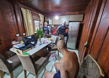 Gaeco cumpre mandados de busca e apreensão em operação contra rede de fornecedores de drogas a pontos de venda em Curitiba e Paranaguá