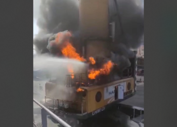 Incêndio destrói guindaste no Porto de Paranaguá; ninguém ficou ferido