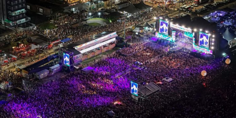 Shows no Litoral já reuniram mais de 1,1 milhão de participantes; só Luan Santana somou 164 mil pessoas