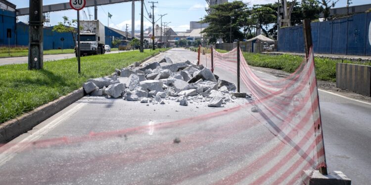 Portos do Paraná investe R$ 28 milhões na recuperação de vias em Paranaguá e Antonina