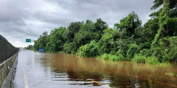 Com chuvas, Defesa Civil emite alerta para Morretes; Litoral tem força-tarefa para atendimentos