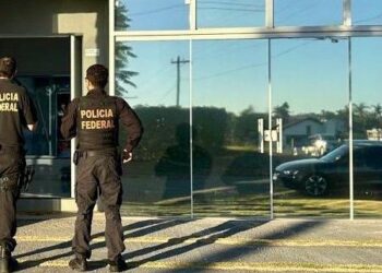 PF deflagra operação de combate ao tráfico transnacional de drogas ocultas em alimentos congelados