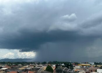 Defesa Civil emite alerta amarelo para chuvas intensas no Litoral do Paraná