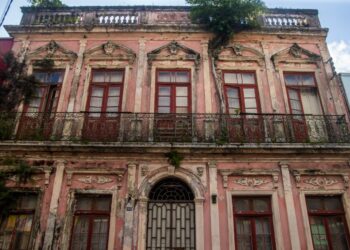 Esquecido no tempo, Palacete Joaquim Américo Guimarães, em Paranaguá, pode ganhar revitalização