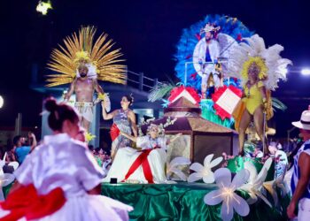 Carnaval no Litoral do Paraná atrai mais de 800 mil pessoas no fim de semana; programação segue intensa até terça (4)