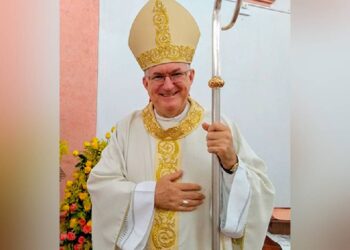 Bispo de Paranaguá lamenta morte do Papa Francisco e convida fiéis para missa em sua homenagem