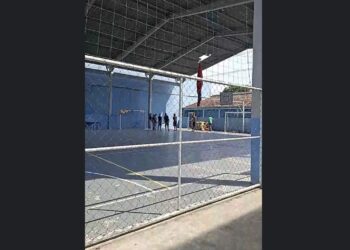 Homem sofre queda de aproximadamente 10 metros ao tentar resgatar paraquedas em escola de Paranaguá