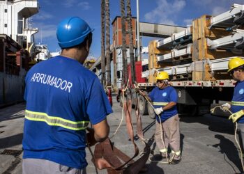 Porto de Paranaguá vive marco histórico com ingresso e capacitação de novos TPAs após décadas sem renovação