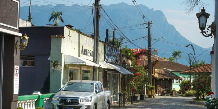 Moradores de Morretes devem ligar imóveis à nova rede de esgoto; veja como fazer