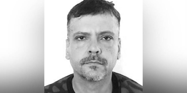 EM PLENA LUZ DO DIA: Homem é assassinado com facadas no peito em Paranaguá