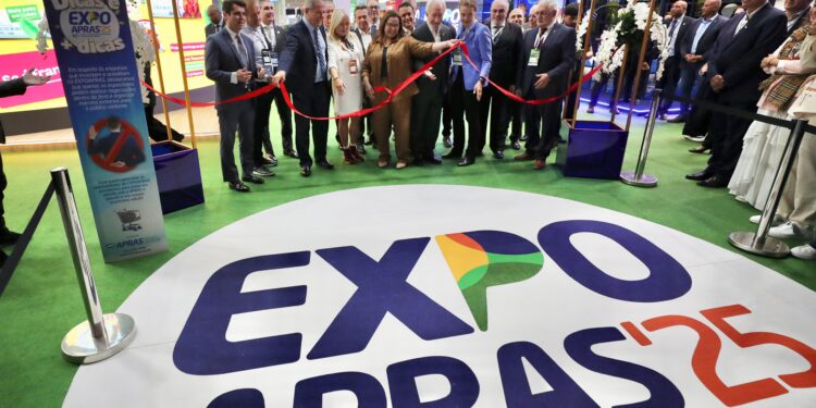 ExpoApras 2025 reforça parceria entre setor supermercadista e cooperativismo paranaense