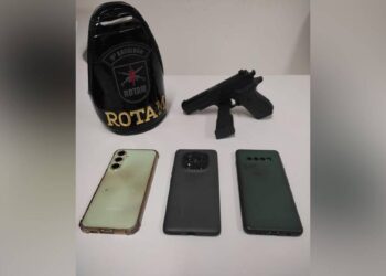 ROTAM apreende celulares roubados e simulacro na Ilha dos Valadares, em Paranaguá