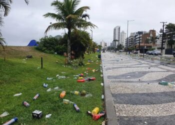 “Cidade tomada por lixo”, diz vereador ao denunciar sumiço de máquinas da limpeza contratadas por R$ 1 milhão em Matinhos