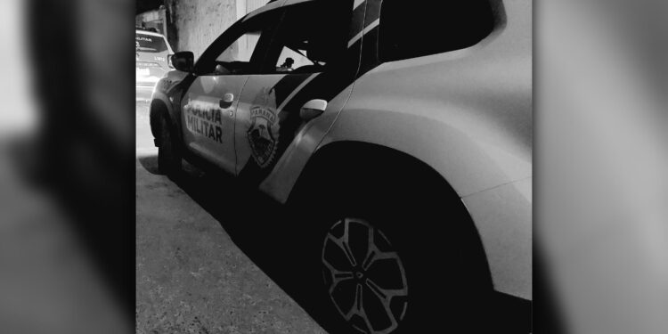 Homem é agredido com coronhadas durante assalto no Jardim Figueira em Paranaguá; criminosos levaram o dinheiro do aluguel