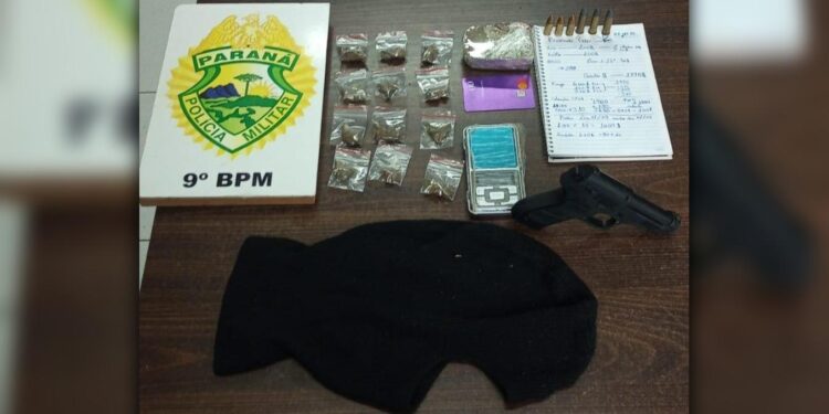 PM prende dupla que assaltou cadeirante em ponto de ônibus de Matinhos; uma mulher também foi alvo dos criminosos