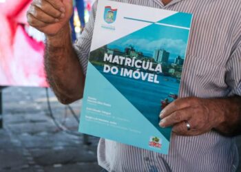 Moradores de Paranaguá esperam há anos por escrituras; Prefeitura promete avanço na regularização fundiária