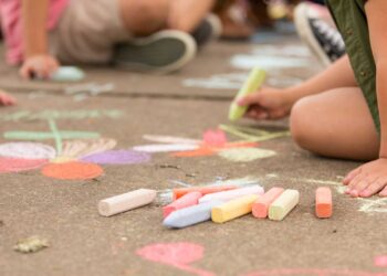 “Escutar é proteger”: Maio Laranja escancara o silêncio da violência contra crianças em Paranaguá